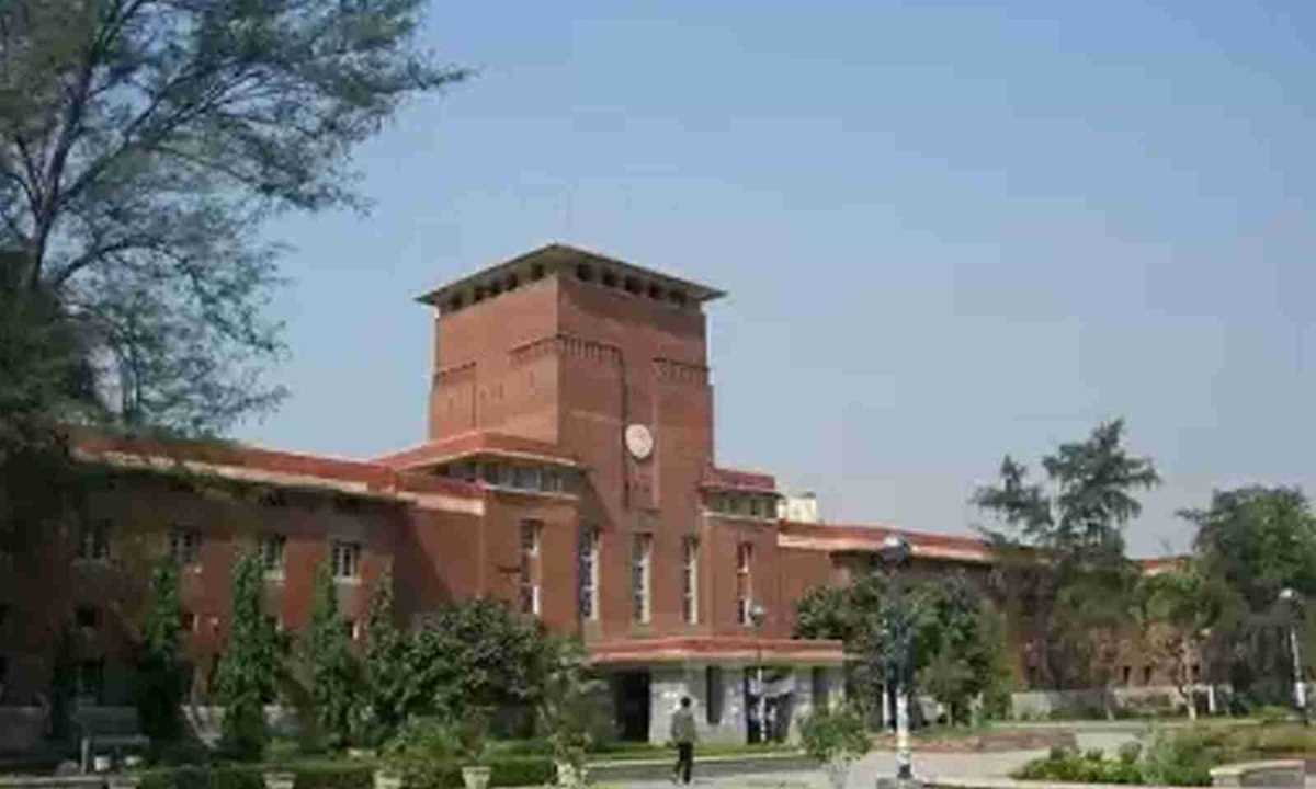 विस्थापन से शिक्षक नाराज, दिल्ली विश्वविद्यालय में हड़ताल का आगाज